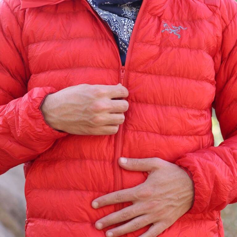 arcteryx-cerium-lt-hoody-wide-zipper-hands-copy