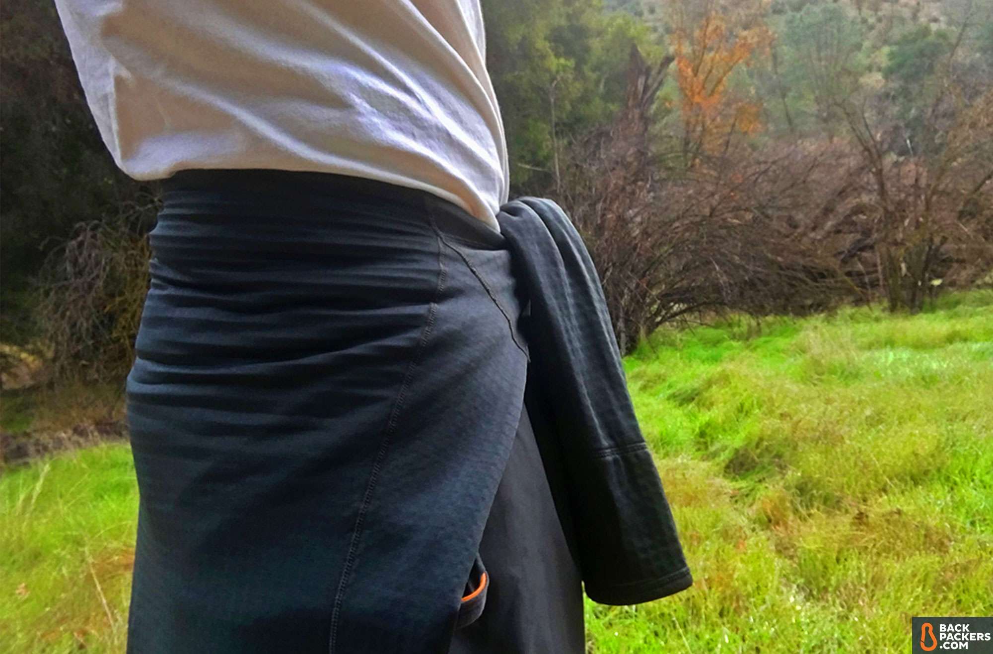 patagonia r1 hoody tied-around-waist
