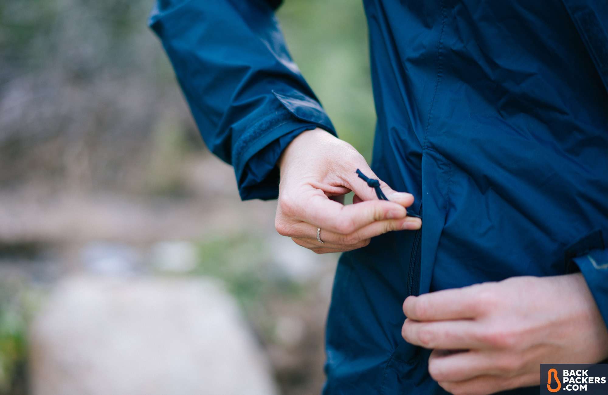 Columbia-Arcadia-II-rain-jacket-pockets