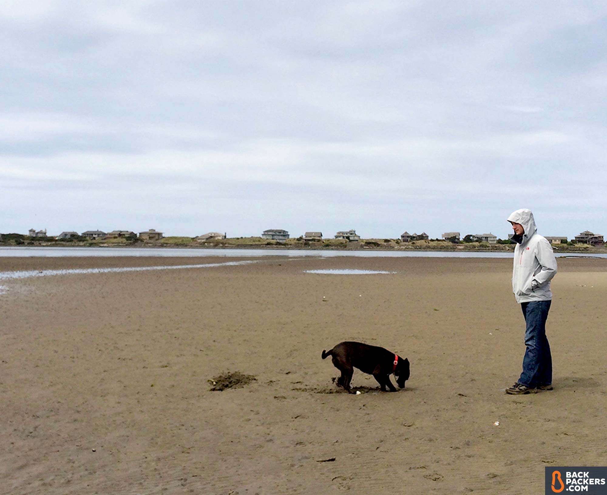 the-north-face-dryzzle-jacket-review-dog-shrimp-digging