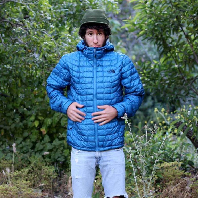 the-north-face-thermoball-hoodie-review-zipped-up-2-featured-square