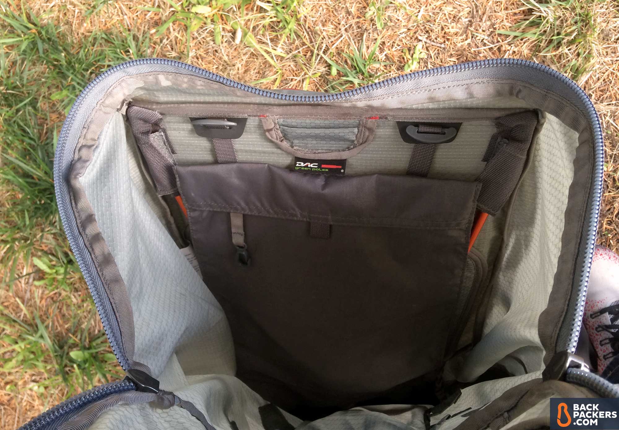 Sierra-Designs-Flex-Capacitor-review-zippered-open-top-comaprtment