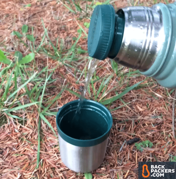 Stanley-Classic-Vacuum-Bottle-review-boomerang-pouring