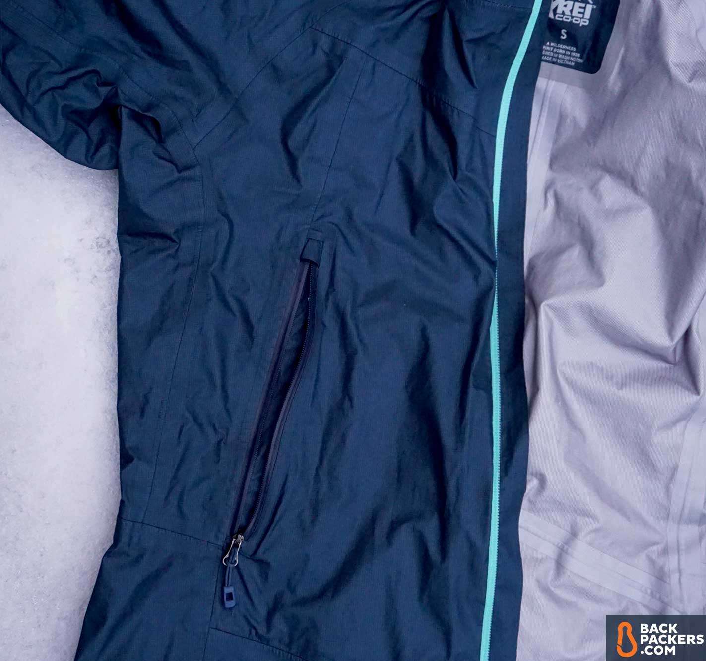 REI-Rhyolite-review-zipper