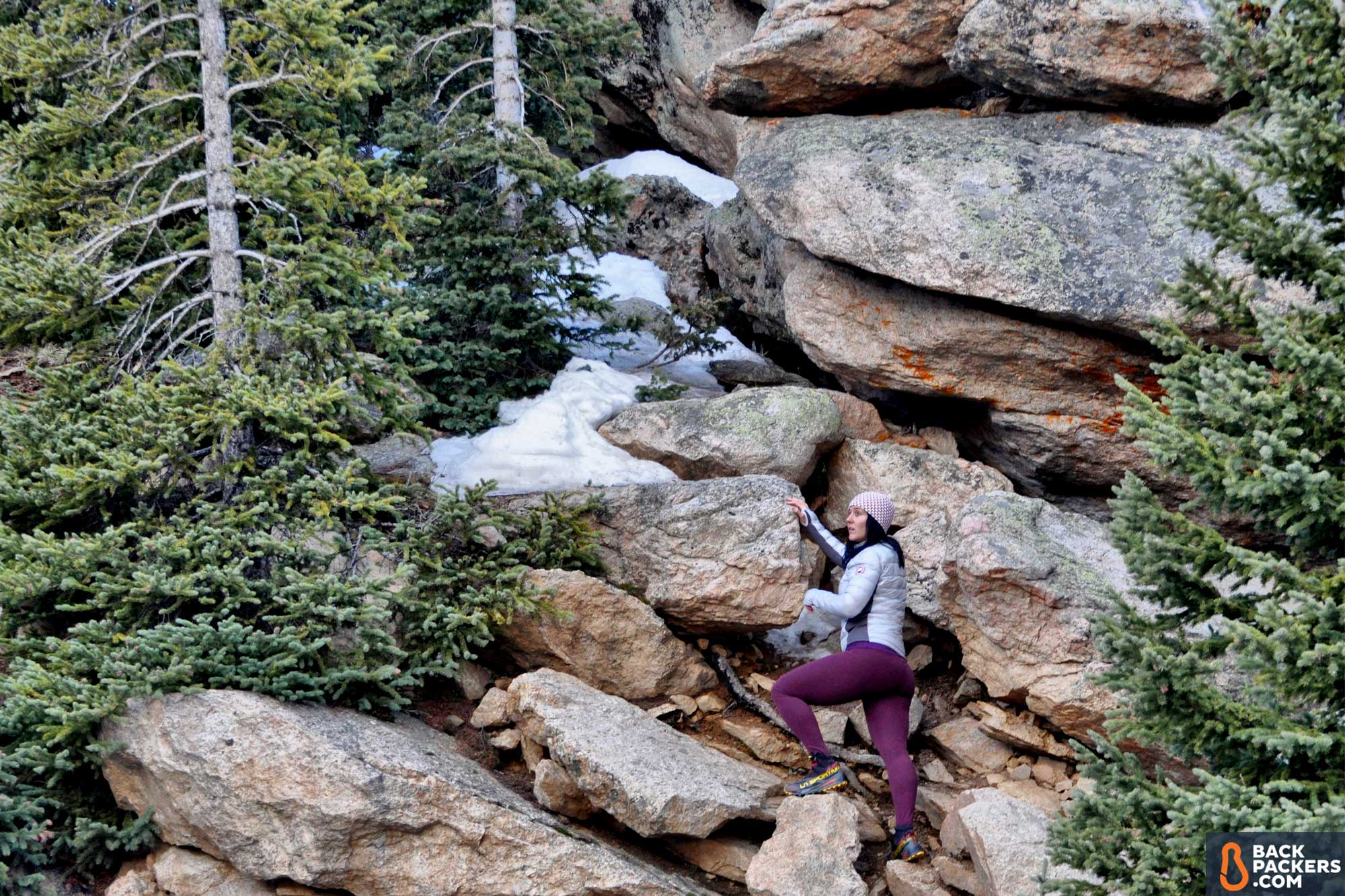 Canada-Goose-Hybridge-Lite-Jacket-review-climbing-rocks