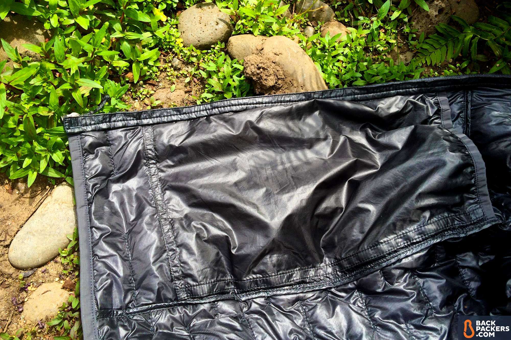 Patagonia-Micro-Puff-Hoody-review-inside-drop-pocket