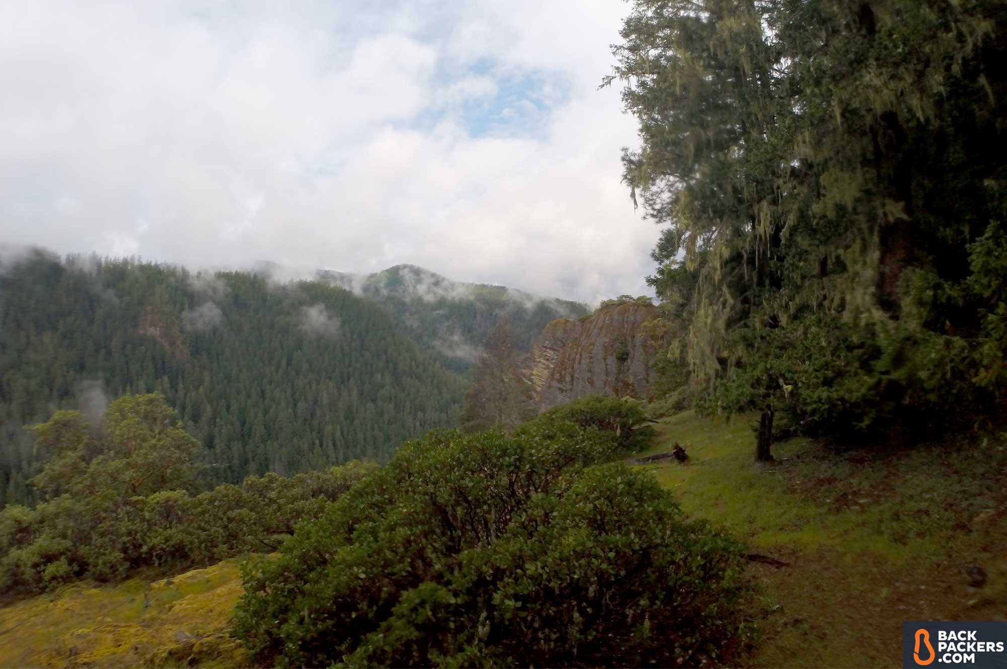 rei-magma-10-review-north-umpqua-trail-clouds