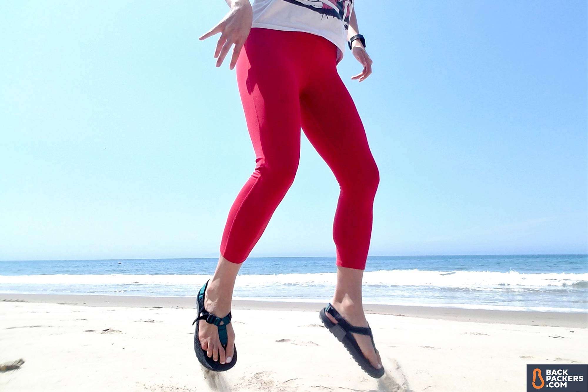 best-hiking-sandals-bedrock-sandals-toe-hold-beach