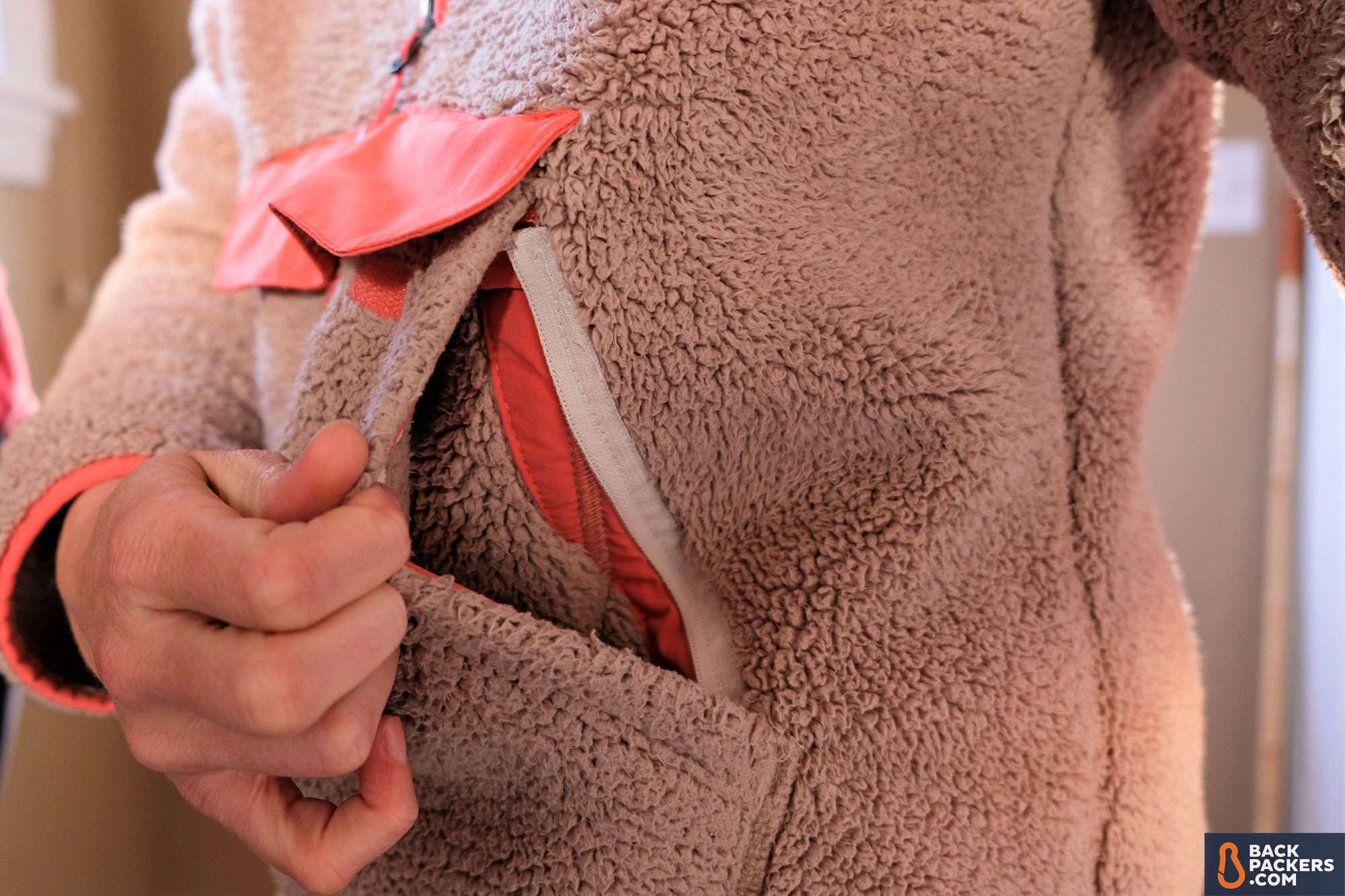 The-North-Face-Campshire-review-kangaroo-pocket