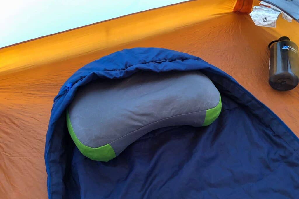 Sea-to-Summit-Aeros-Pillow-Premium-review-in-mummy-hood