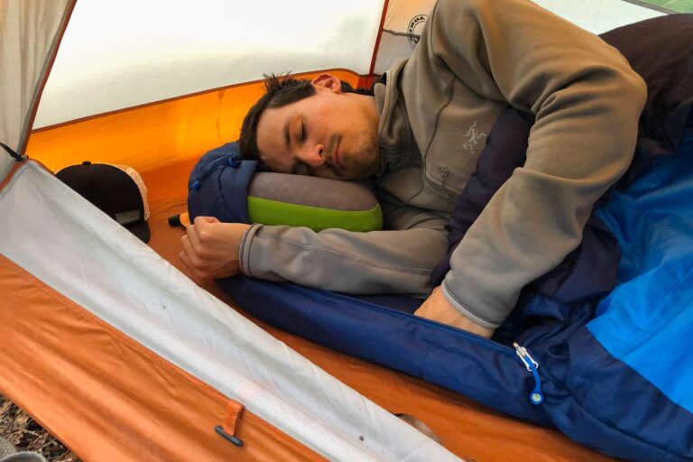 Sea-to-Summit-Aeros-Pillow-Premium-review-nap-time