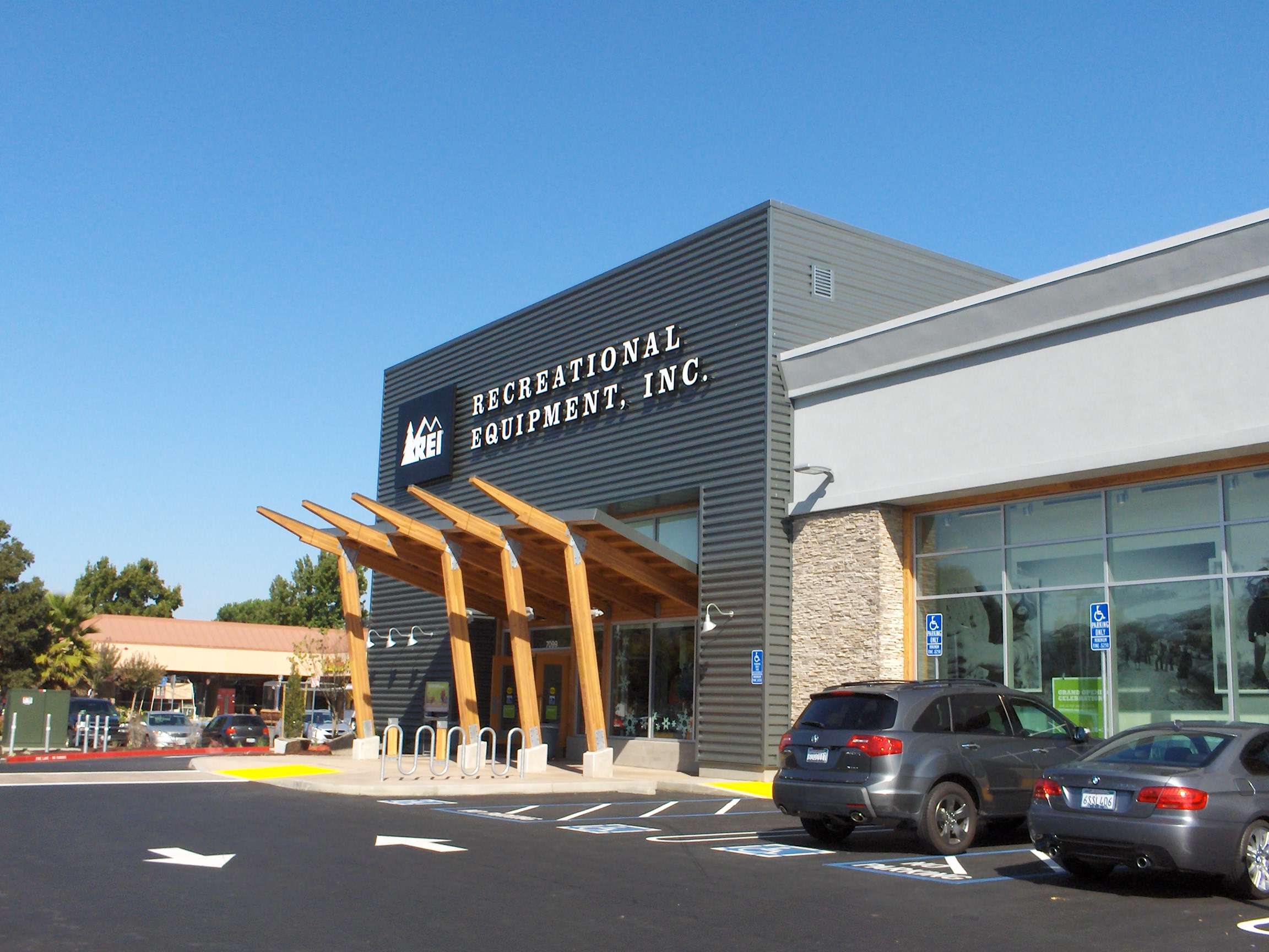 rei labor day sale 2019 dublin store
