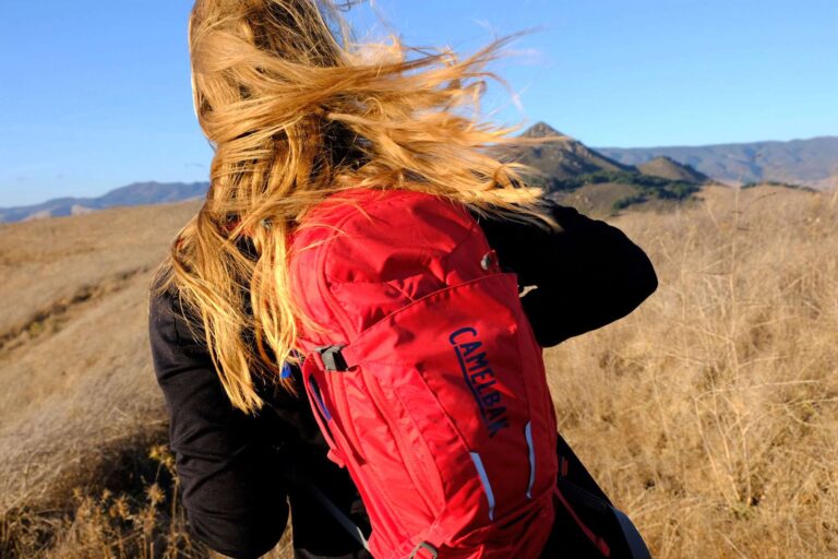 Camelbak-MULE-review-hiking-logo-back