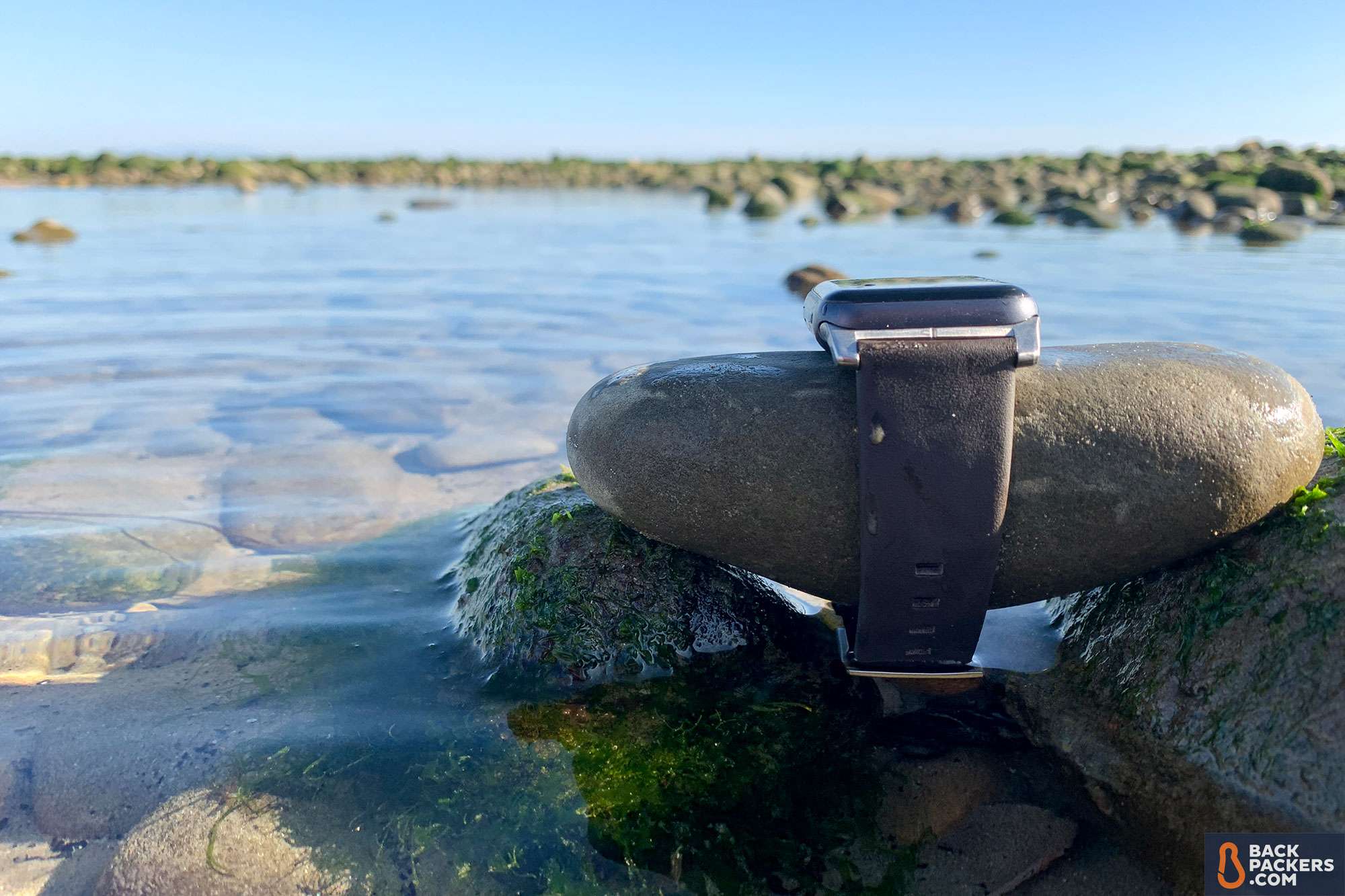 NOMAD-active-strap-on-rock