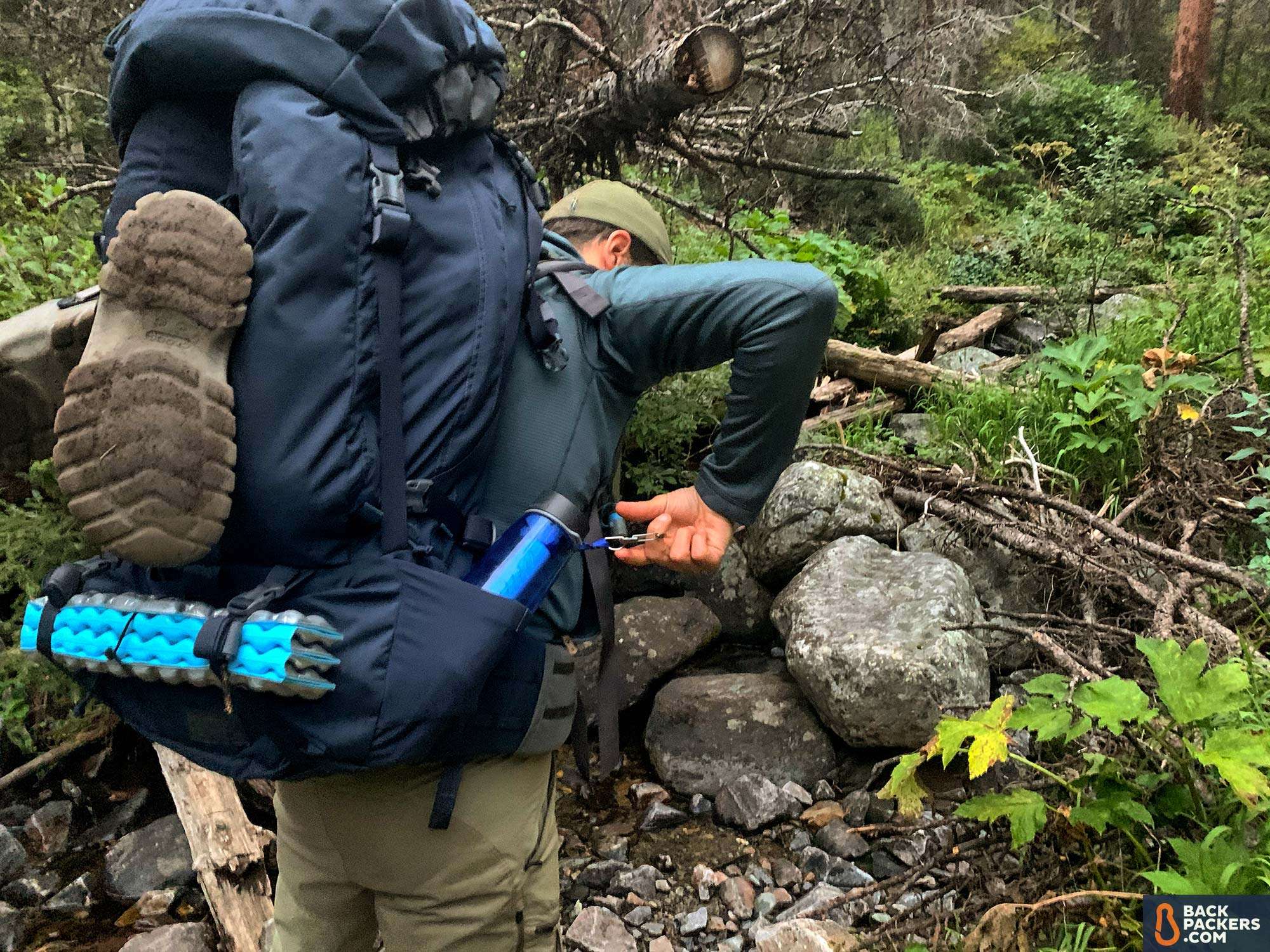 Mystery-Ranch-Glacier-closeup-of-pack-while-hiking-water-bottle-pocket