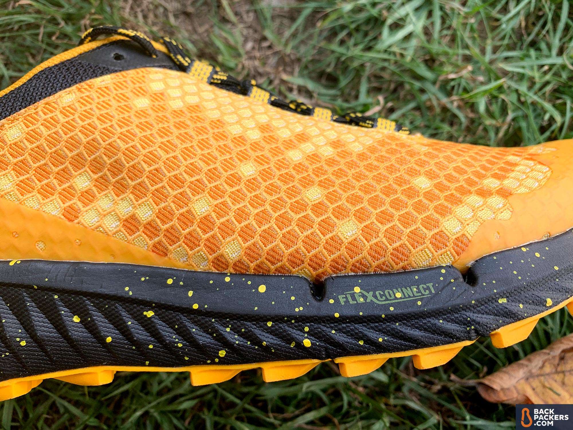Merrell-Honey-Stinger-flex-connect-honeycomb