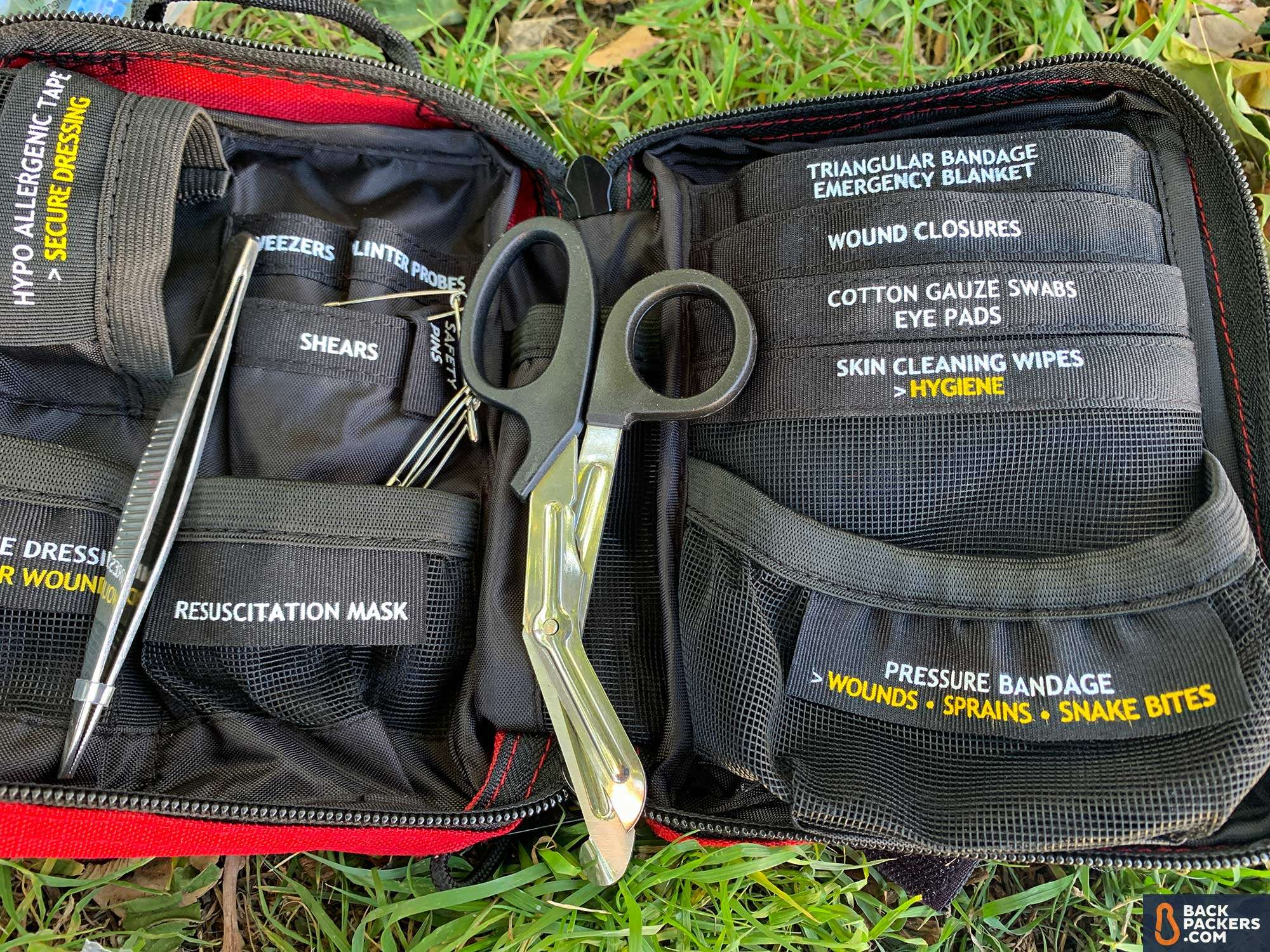 Surviveware-Small-First-Aid-Kit-shears-close-up