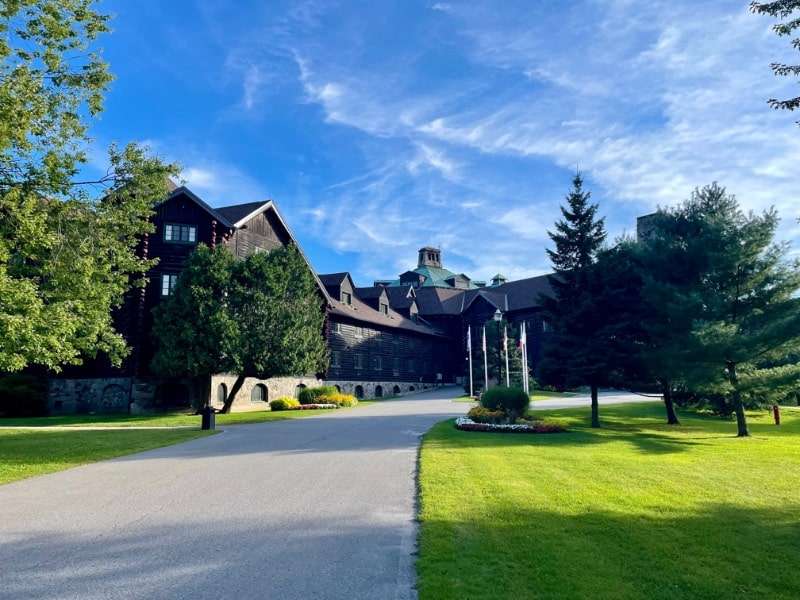 Quebec's Explorer's Route: An Adventurous Canadian Road Trip 21 Fairmont Le Château Montebello outside