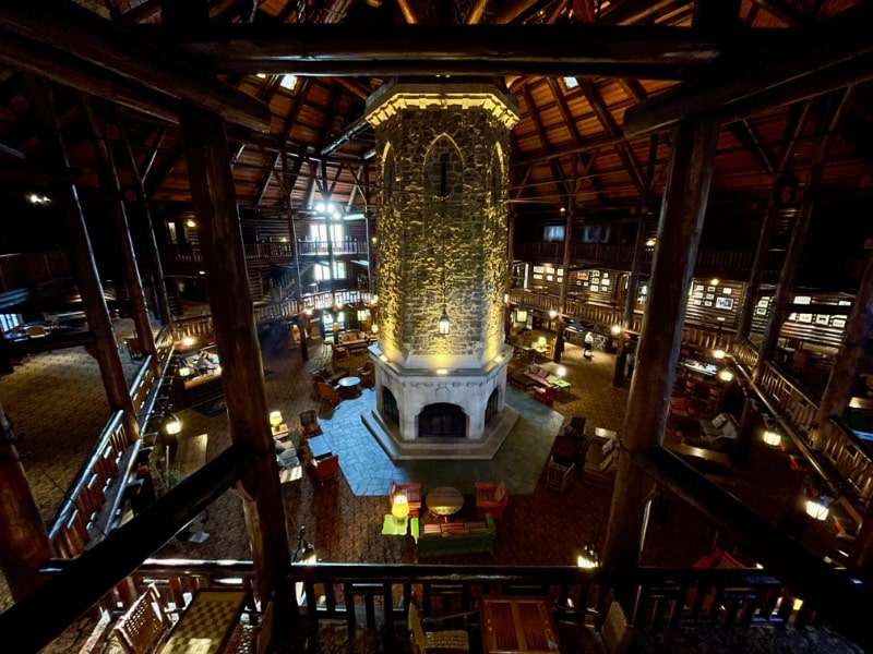 Quebec's Explorer's Route: An Adventurous Canadian Road Trip 22 Fairmont Le Château Montebello