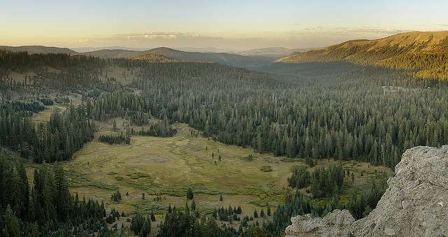 Thru-Hiking the PCT Southbound Guide 3 pacific crest trail association trail guide tom's valley