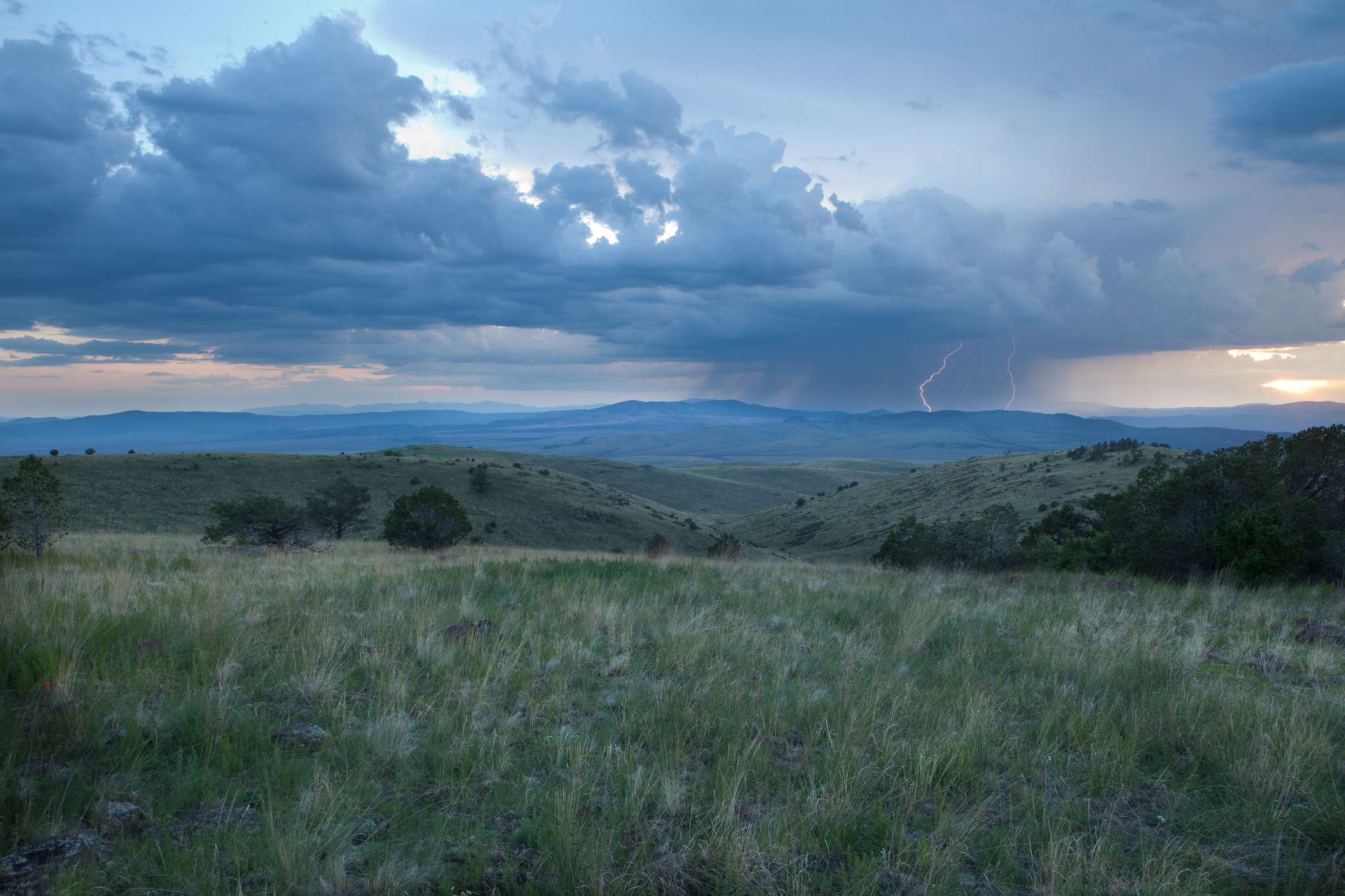 6 Long Distance Trails Backpackers Will Love 4 continental divide trail long hikes backpackers will love