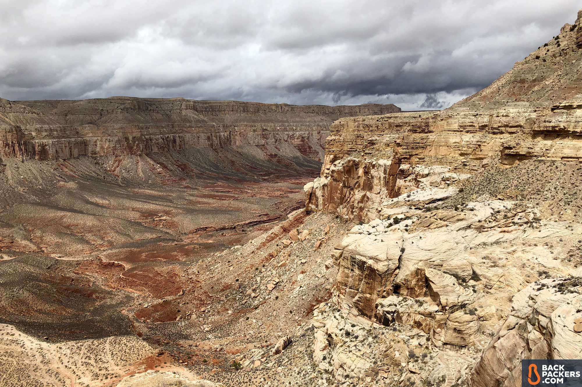 Havasupai Falls Hike Guide: Permits, Prep & Trail Info 5 Havasupai Falls Hike in Arizona Hualapai Hilltop First View