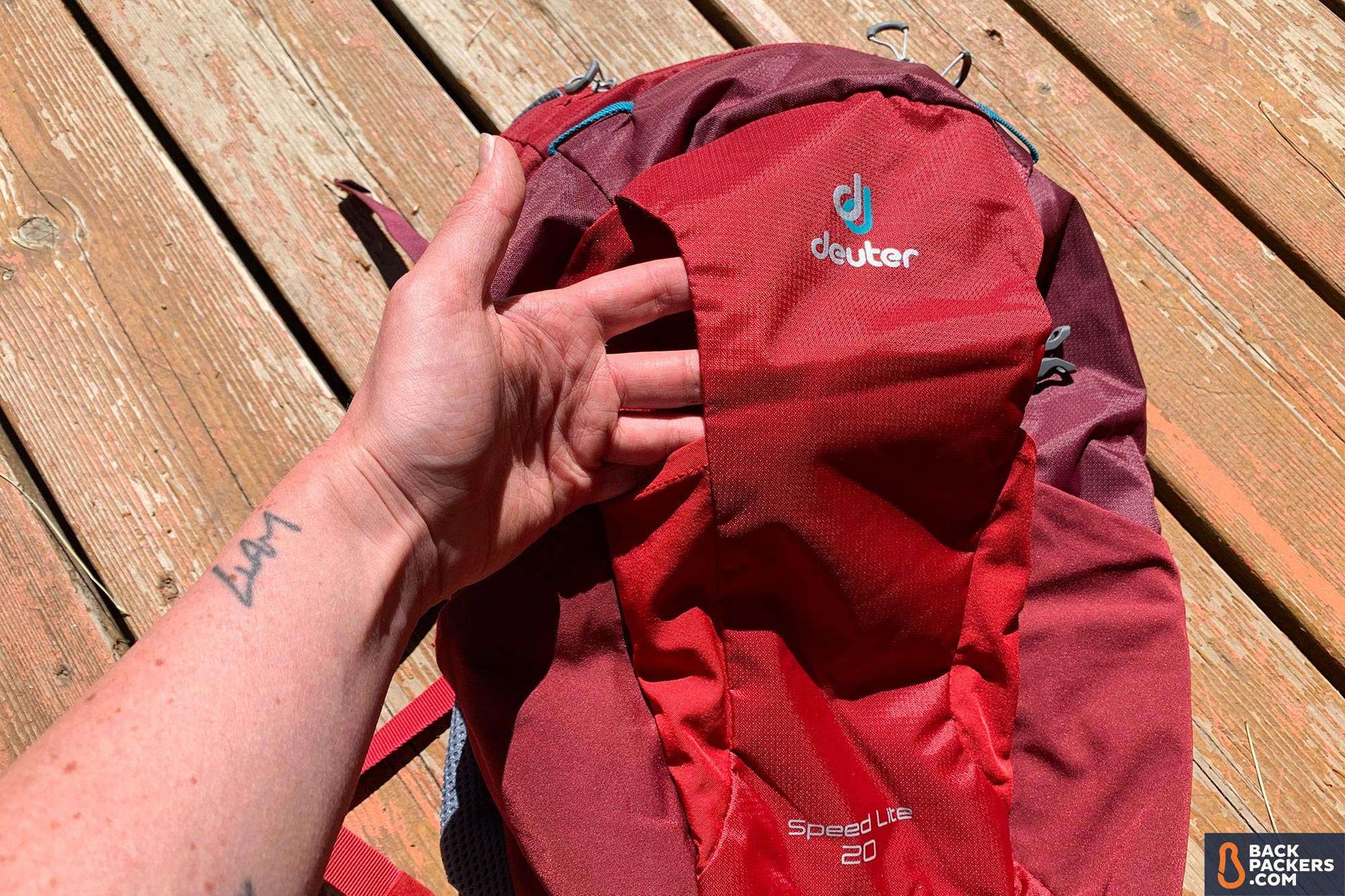 Deuter Speed Lite 20 Review: Lightweight Daypack Tested 10 Deuter-Speed-Lite-20-review-nylon-exterior-pocket-2