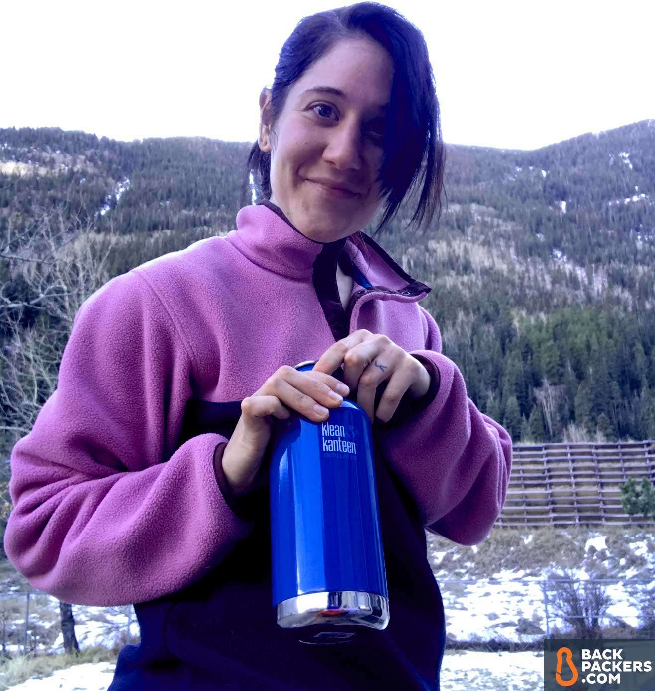 Klean Kanteen Insulated Classic 32oz Bottle Review 1 Klean-Kanteen-Insulated-Classic-32oz-review-holding-bottle