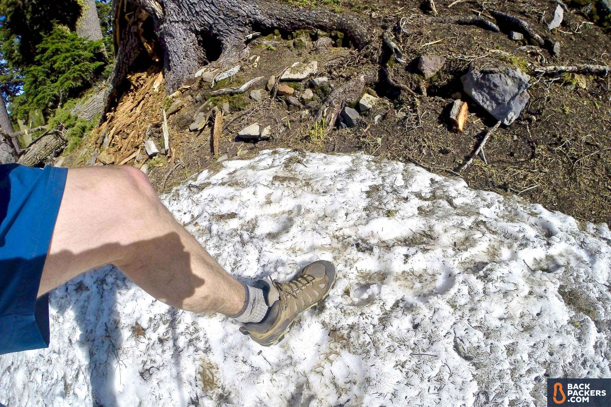 Oboz Sawtooth Mid Waterproof Hiking Boot Review 8 Oboz-Sawtooth-Mid-Waterproof-review-snow