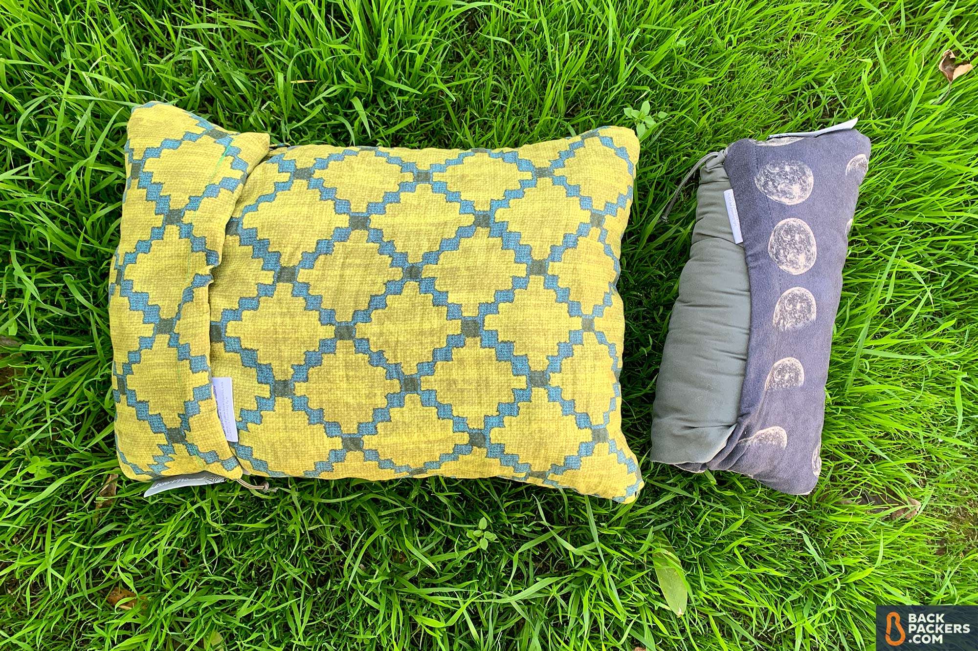 Therm-a-Rest Compressible Pillow Review 2020 6 Therm-a-Rest-Compressible-Pillow-review-rolled-up-vs-expanded