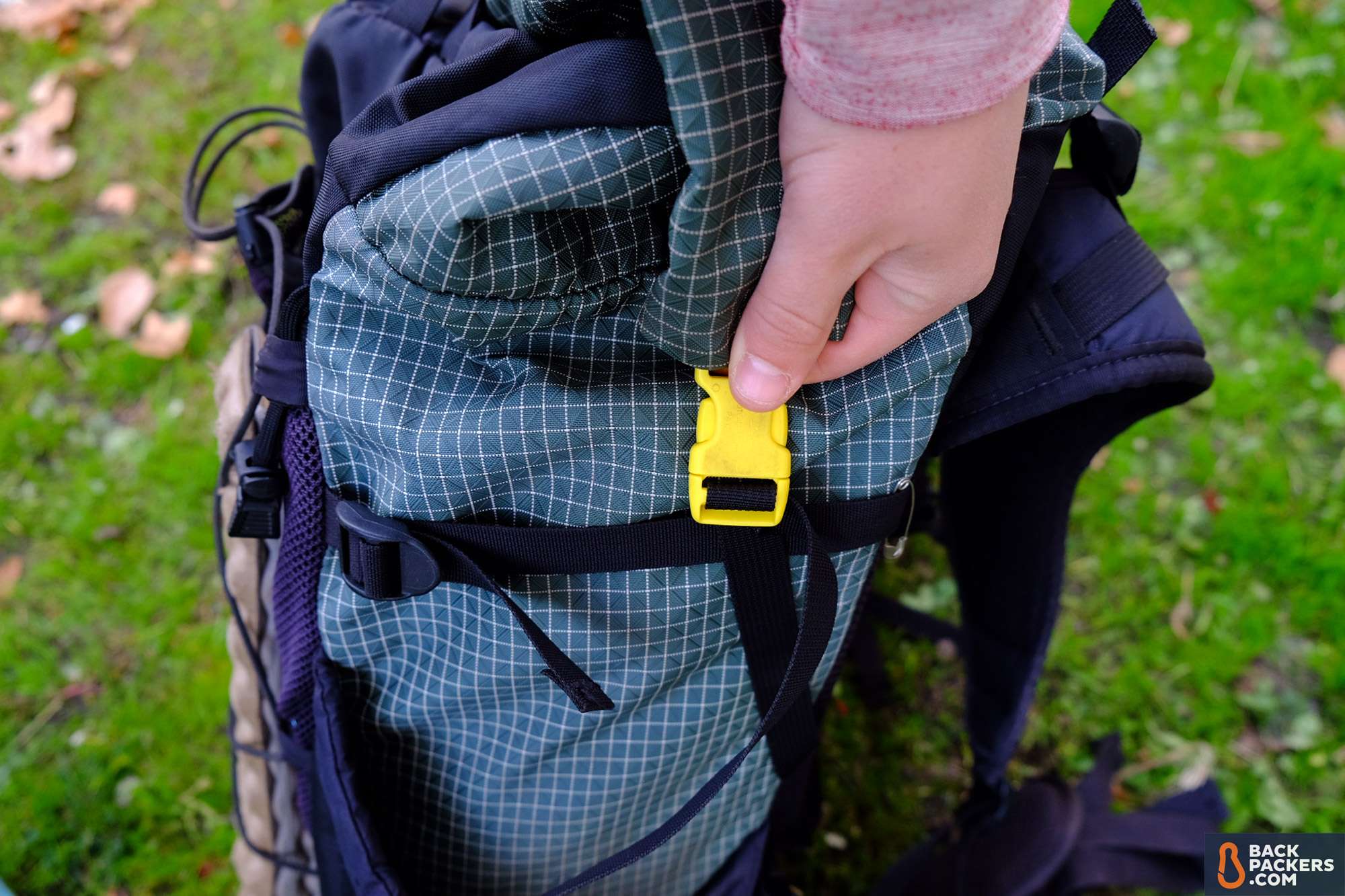 ULA Circuit Backpack Review 7 ULA-Circuit-Review-side-buckle