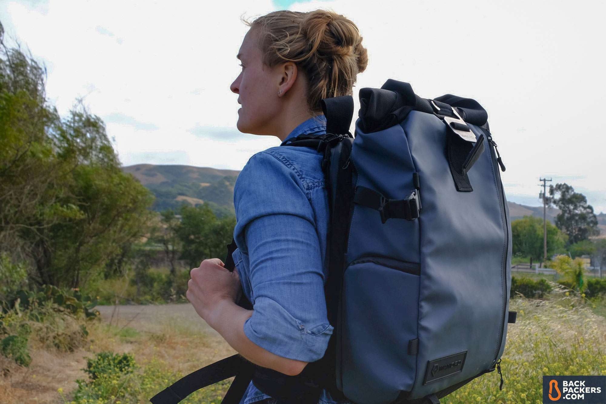 WANDRD PRVKE 21 Backpack Review 14 WANDRD-PRVKE-21-review-hiking-in-field-2