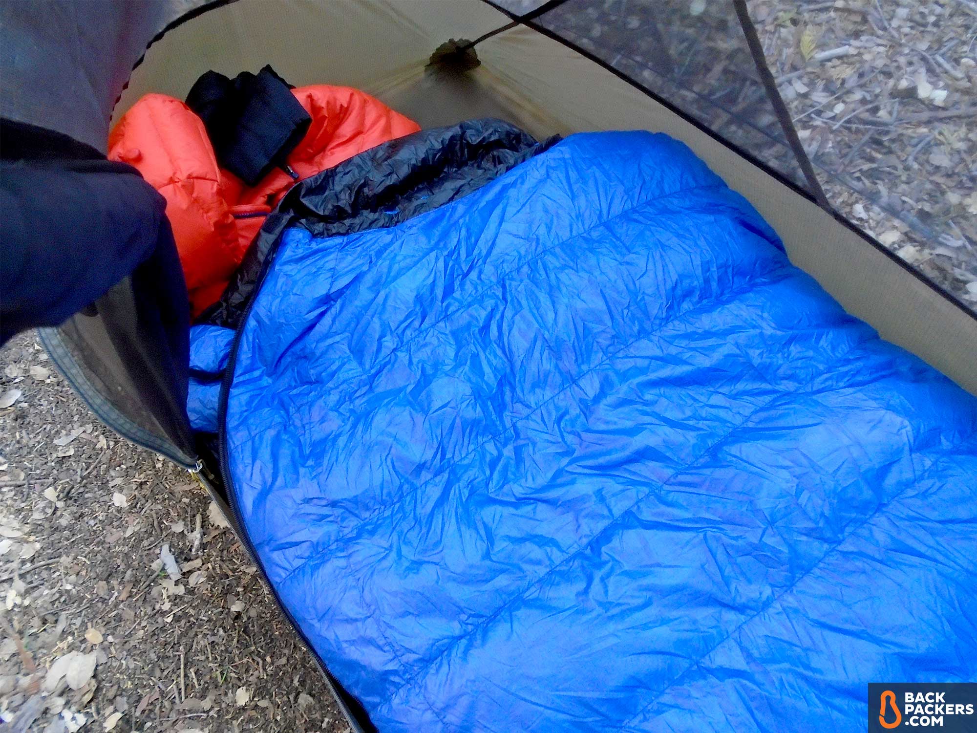 Western Mountaineering UltraLite Sleeping Bag Review 3 Western-Mountaineering-UltraLite-review-sleeping-bag-in-tent