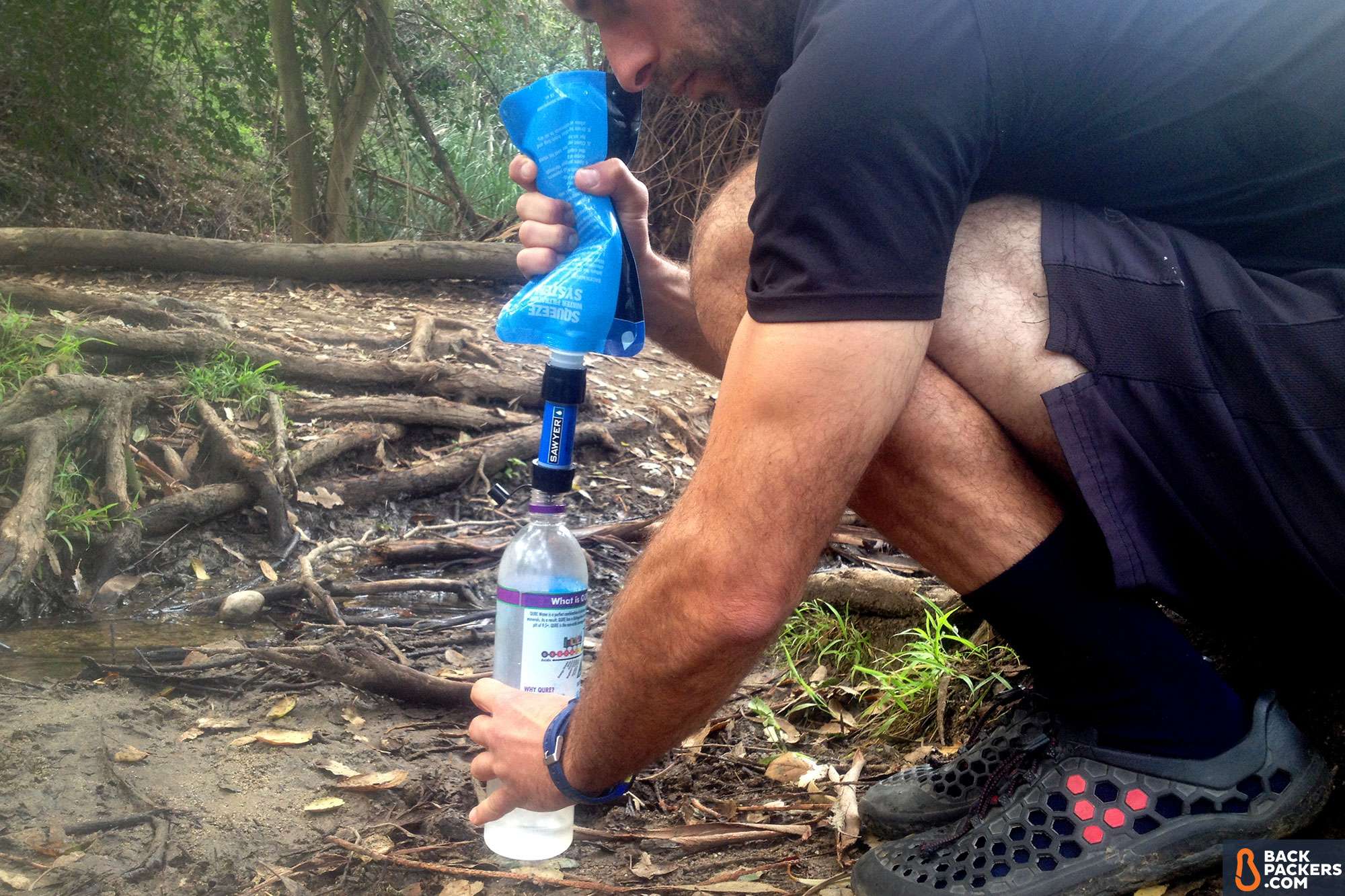 Sawyer Mini Water Filtration System Review 4 sawyer-mini-squeezing